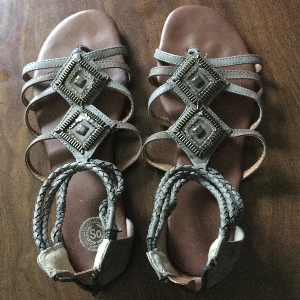 SO Gray sandals sz 10